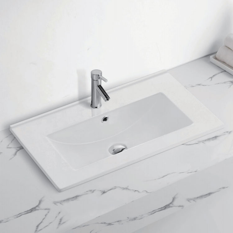 எனது பீங்கான் குளியலறையில் உள்ள கீறல்களை எவ்வாறு சரிசெய்து பராமரிப்பது?